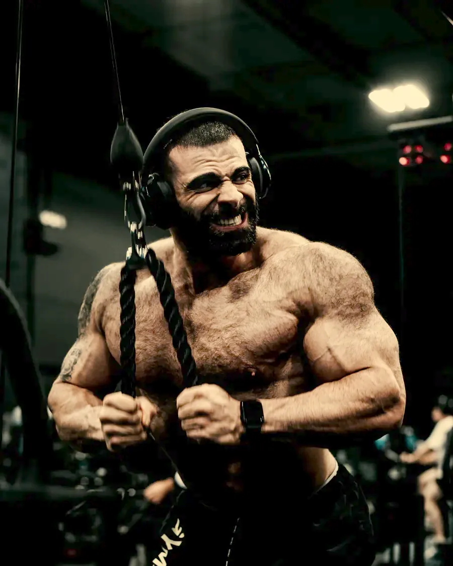 Justin mid-set on the rope pushdown